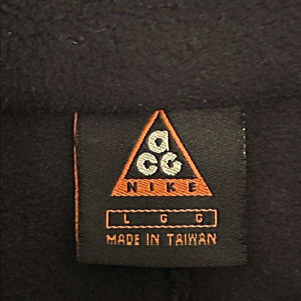 Nike ACG Thermafit Black Half-Zip Jacket. Vintage. Size Large. - Picture 8 of 11